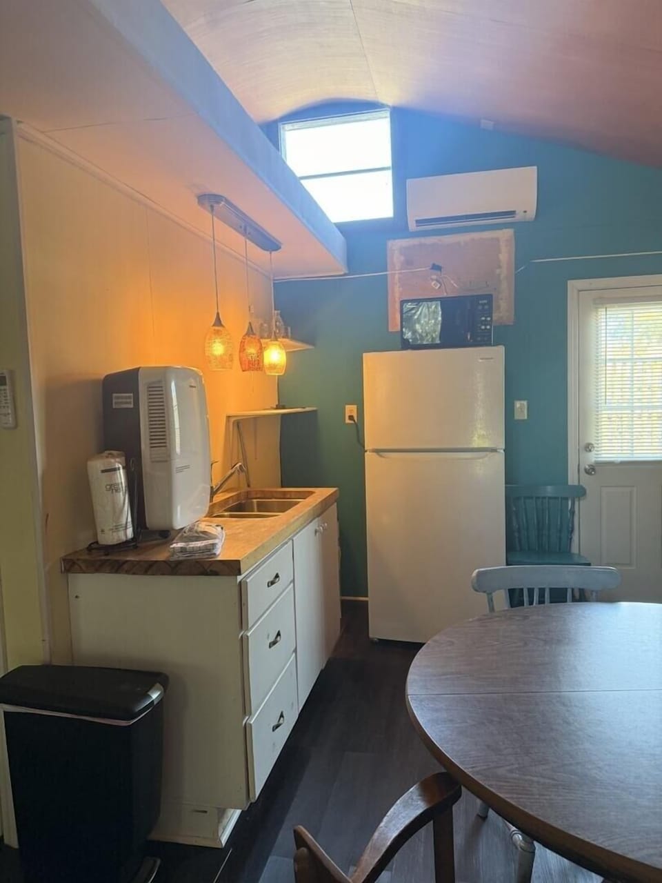 House, 2 Bedrooms | Private kitchen | Fridge, oven, coffee/tea maker, toaster