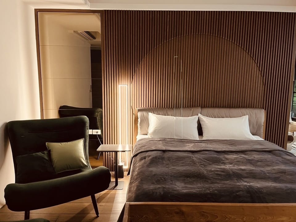 Deluxe Double Room | Free WiFi, bed sheets