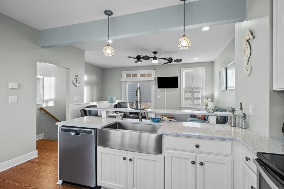 Condo, 3 Bedrooms | Interior