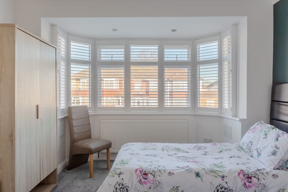 Classic Triple Room, Multiple Beds | Hypo-allergenic bedding, down comforters, individually decorated