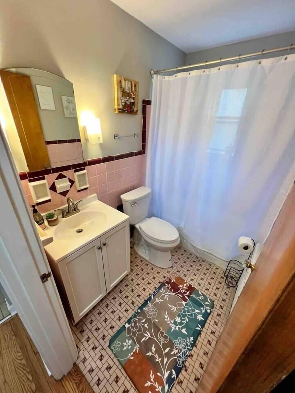 Full Bathroom with Tub/Shower Combo