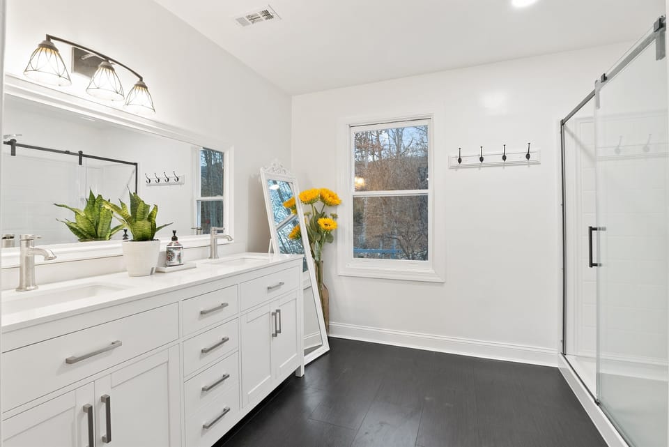 Plenty of vanity space!