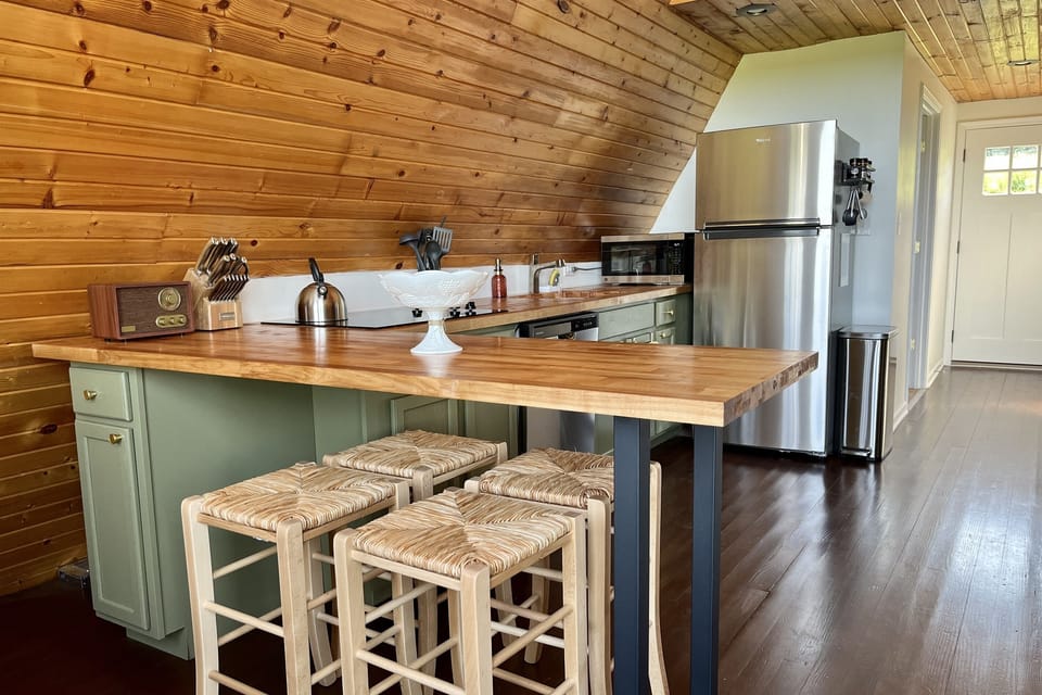 Kitchen seating for 4 