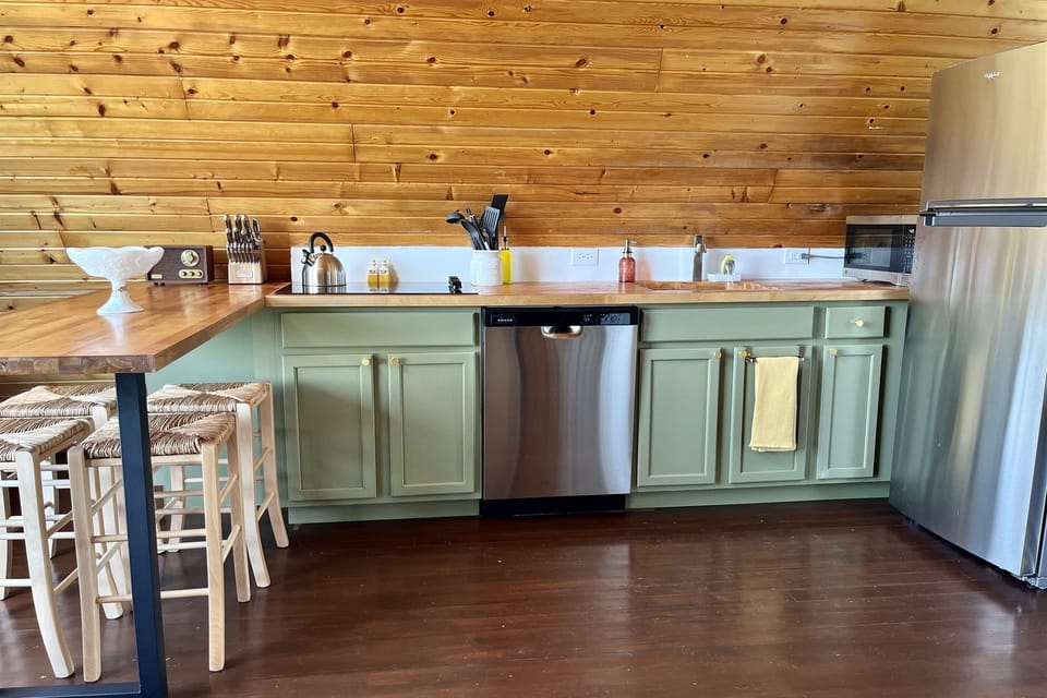Spacious kitchen 