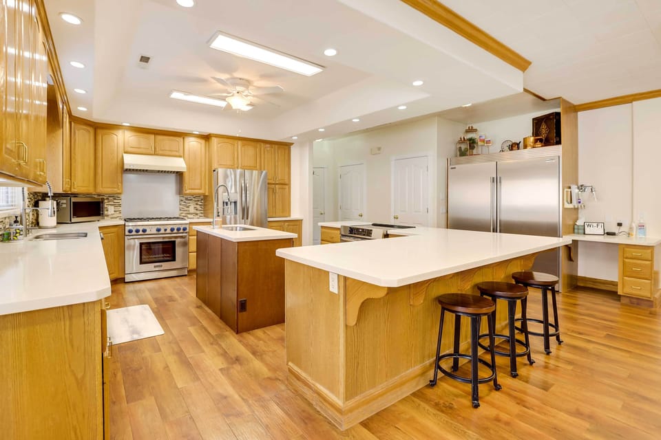 Kitchen | 2 Stove/Ovens | 2 Dishwashers | Coffee Maker | Crockpot | 2 Fridges