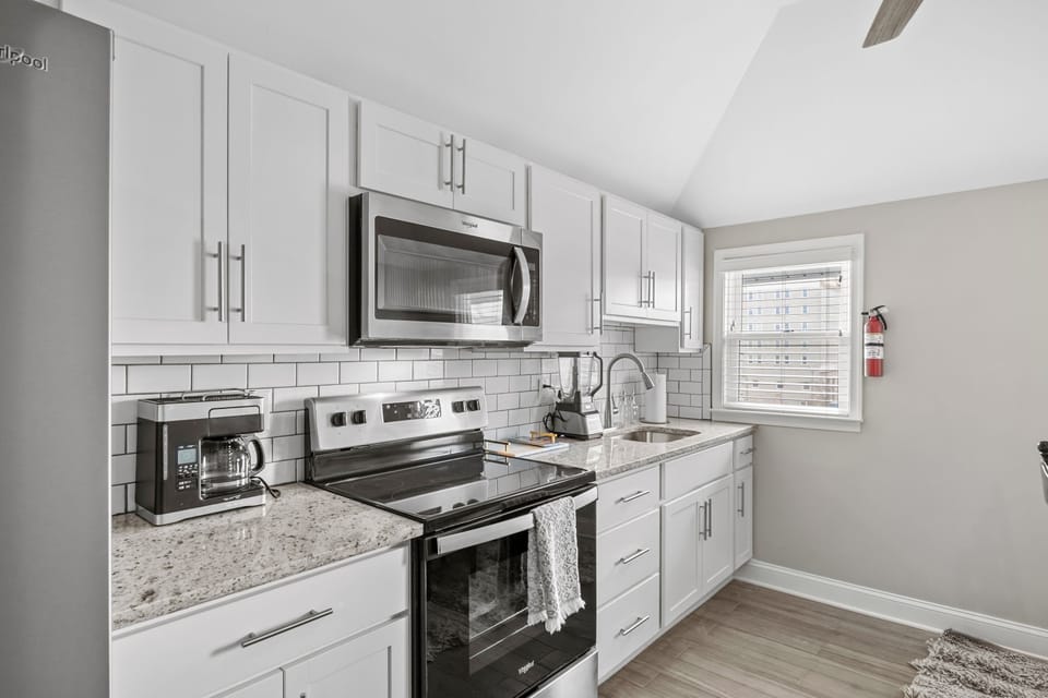 Brand new appliances in this remodeled kitchen!