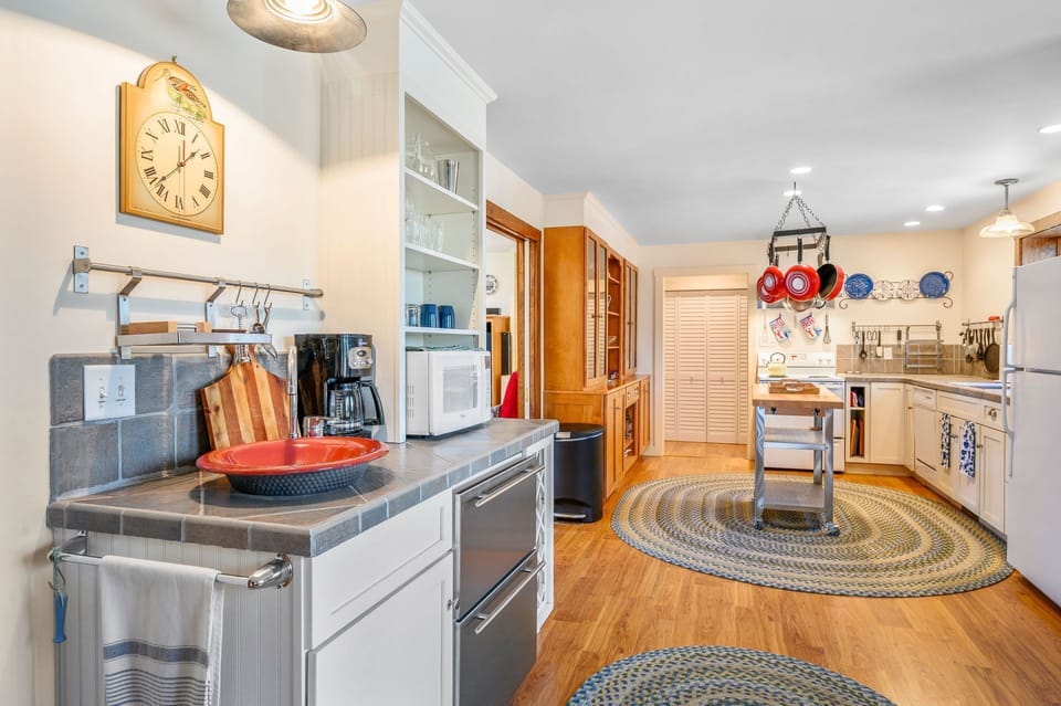 Spacious kitchen with everything you need - 18 Beach Road West Harwich - Cape Cod - Beach Plum Cottage - NEVR