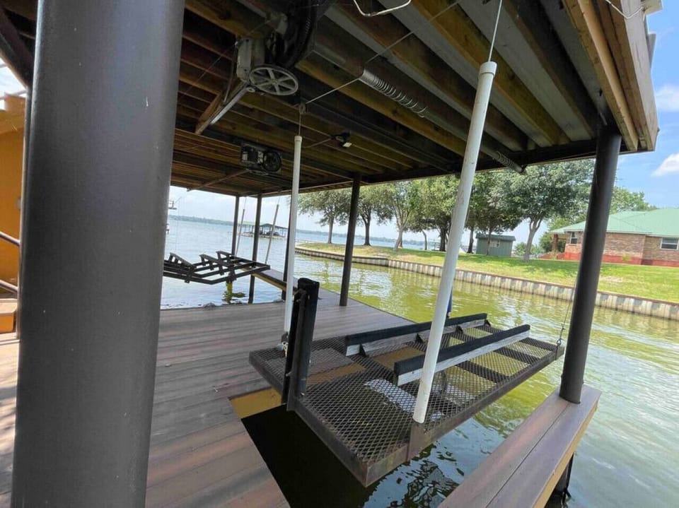 Jet-ski lift