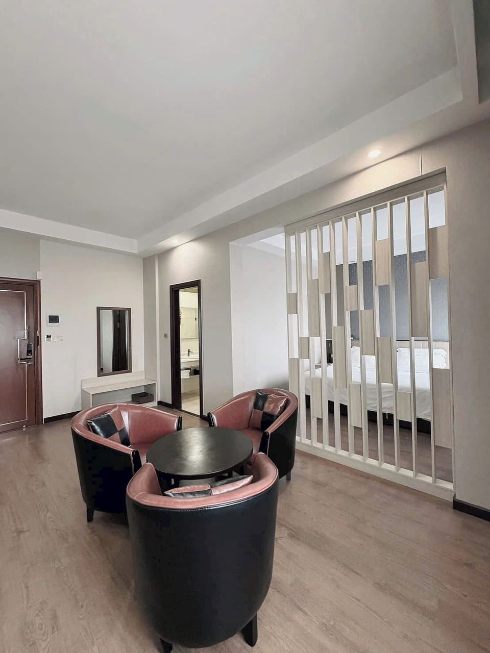 Suite with Balcony | In-room safe, individually furnished, desk, soundproofing