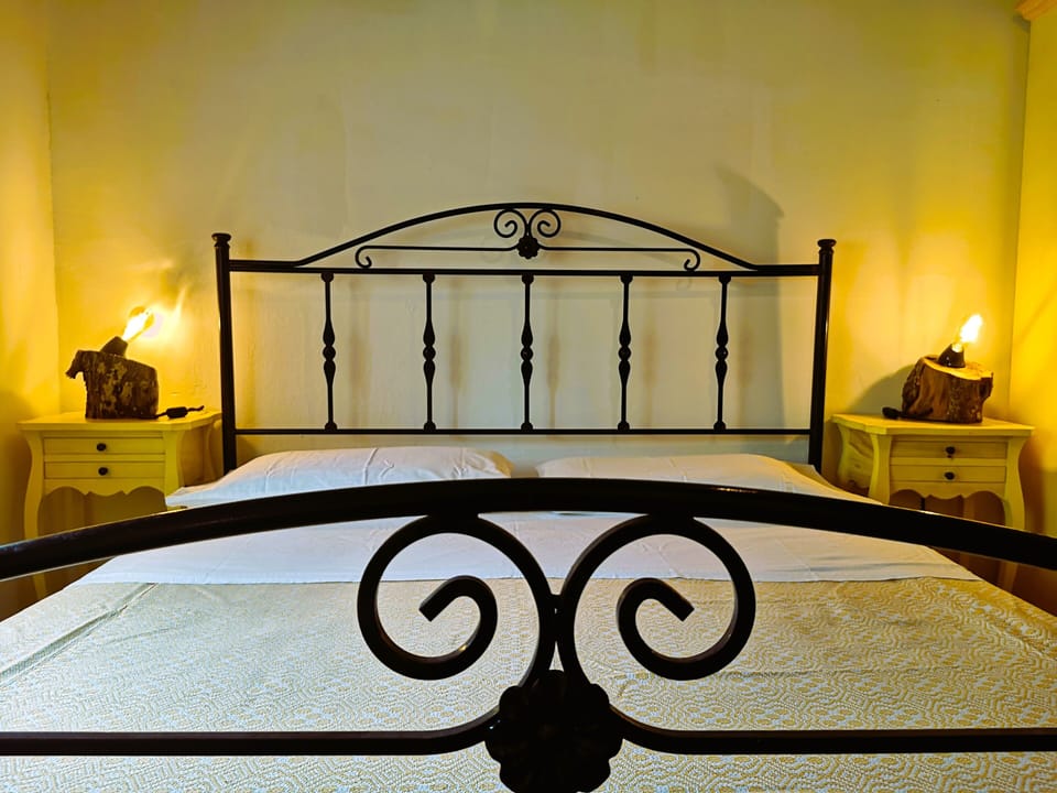 Romantic Double or Twin Room | Desk, free WiFi