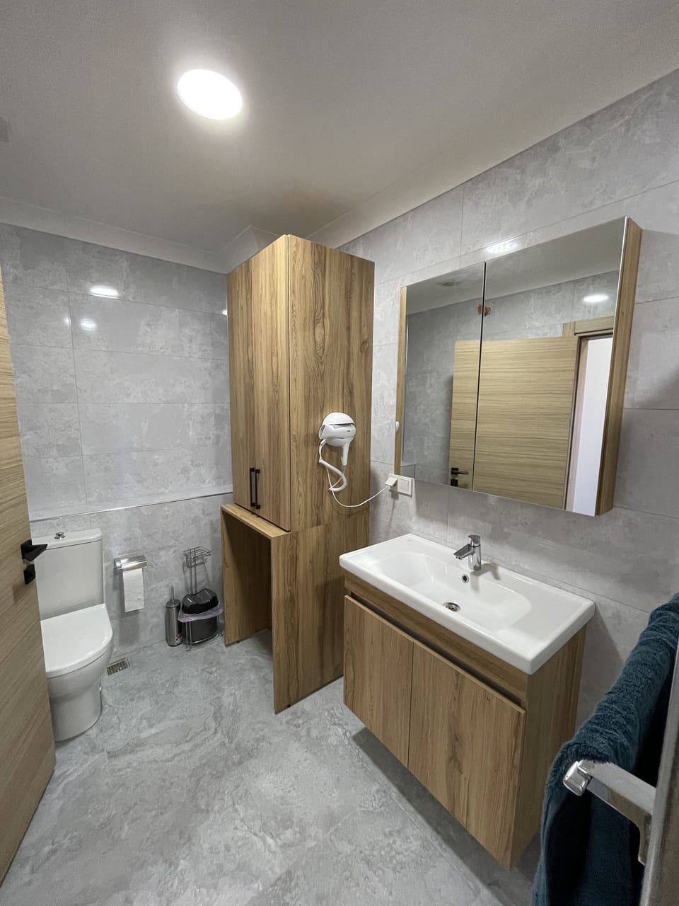 Family Room | Bathroom | Hair dryer, slippers
