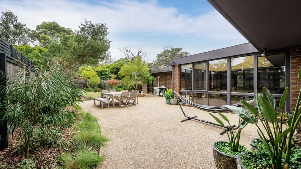 Outdoor Dining amongst the native gardens 