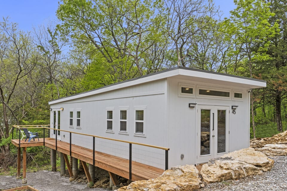 "Sunrise & Sunset" Tiny House at Linn Valley!