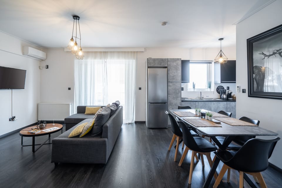 Luxury Apartment, 3 Bedrooms, Sauna | Living area | 43-inch TV with cable channels, fireplace