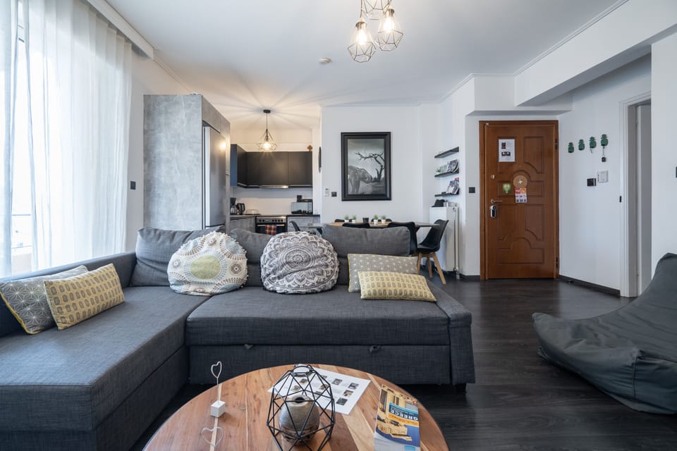 Luxury Apartment, 3 Bedrooms, Sauna | Living area | 43-inch TV with cable channels, fireplace