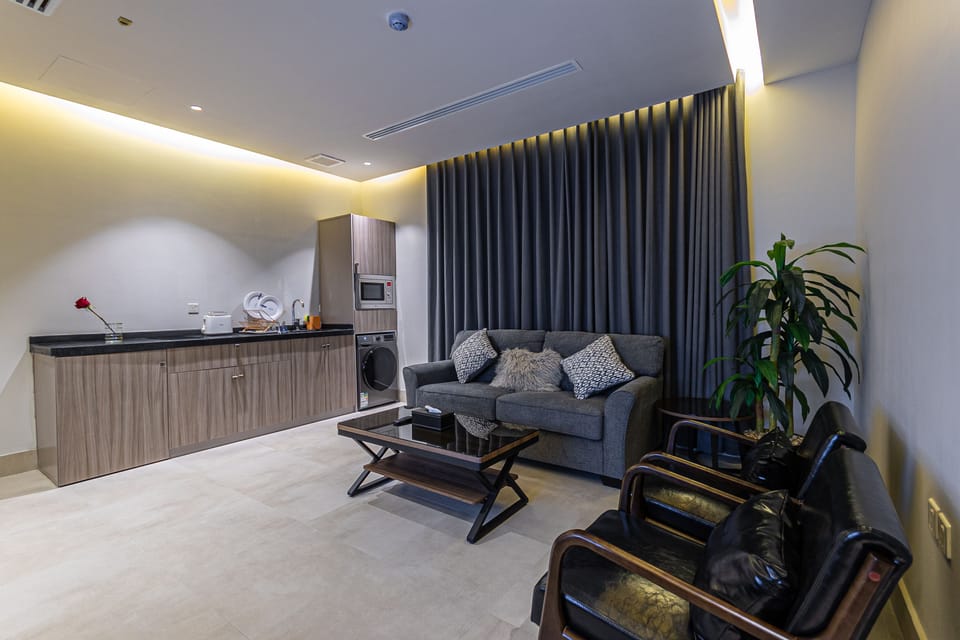 Two bedrooms | Desk, soundproofing, iron/ironing board, free WiFi