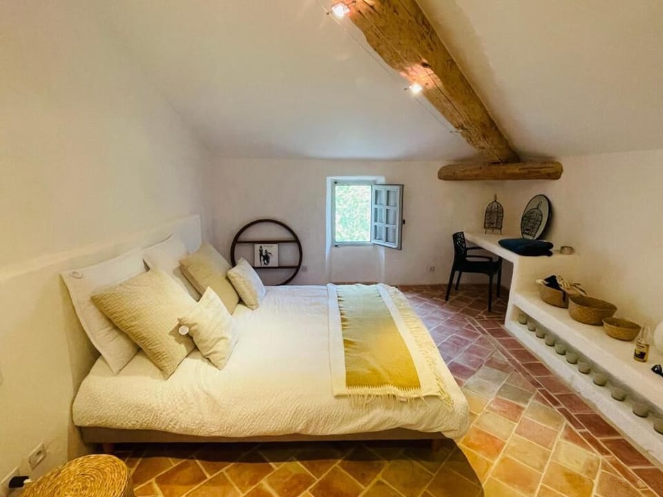 Family Quadruple Room | Laptop workspace, free WiFi, bed sheets
