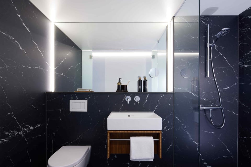Comfort Double Room, 1 King Bed, Non Smoking | Bathroom | Shower, eco-friendly toiletries, hair dryer, heated floors (bathroom)
