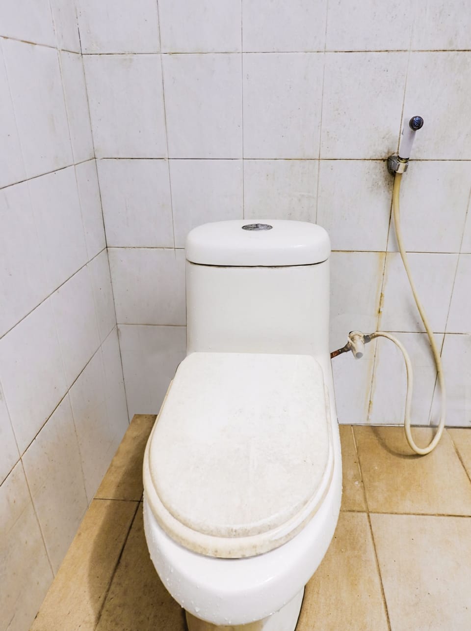 Economy Double Room | Bathroom | Shower, towels, toilet paper
