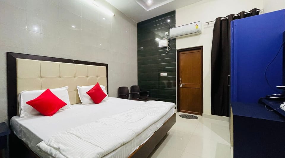 Deluxe Room | Soundproofing