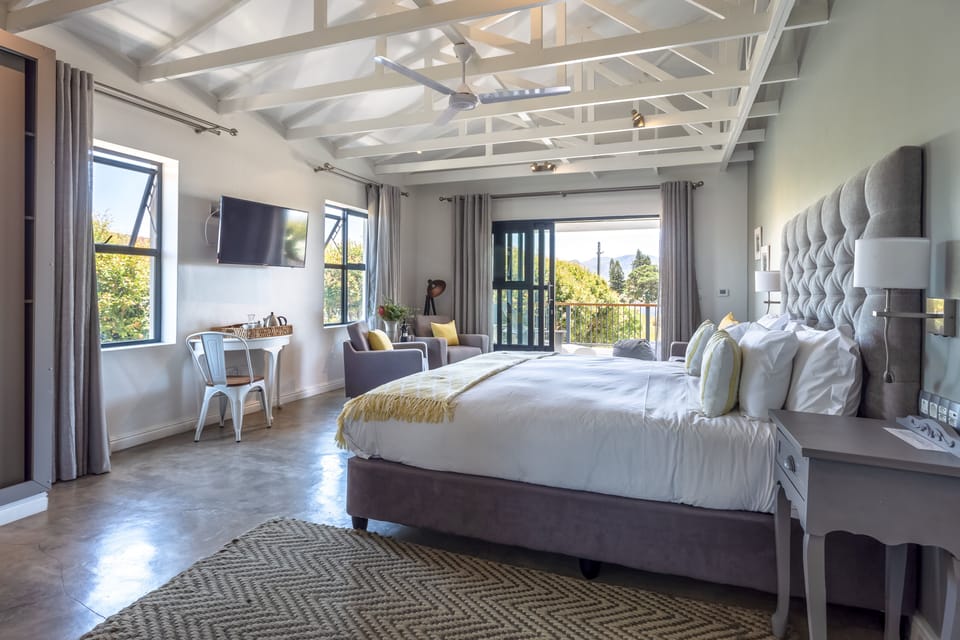 Walker Bay Suite, 1st floor in the Villa | Minibar, in-room safe, desk, WiFi (free)