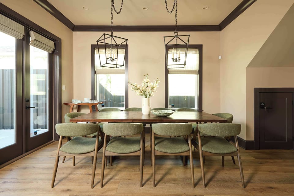 10-person dining table