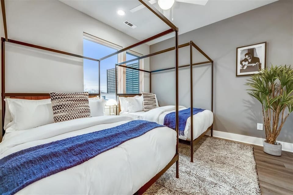 Unit 2 | Bedroom 8 | 2 Double Beds + Rollaway | Full Bathroom 8 Ensuite | Third Floor
