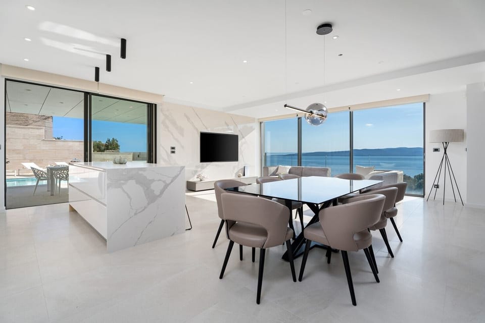 Dining area for 8 people