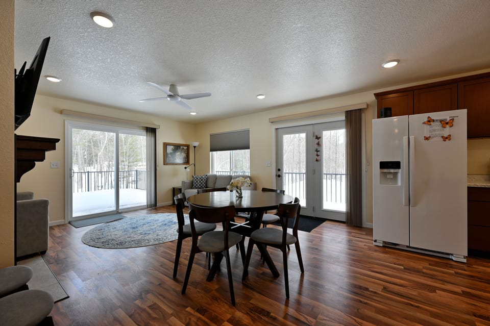 House, 3 Bedrooms | Dining