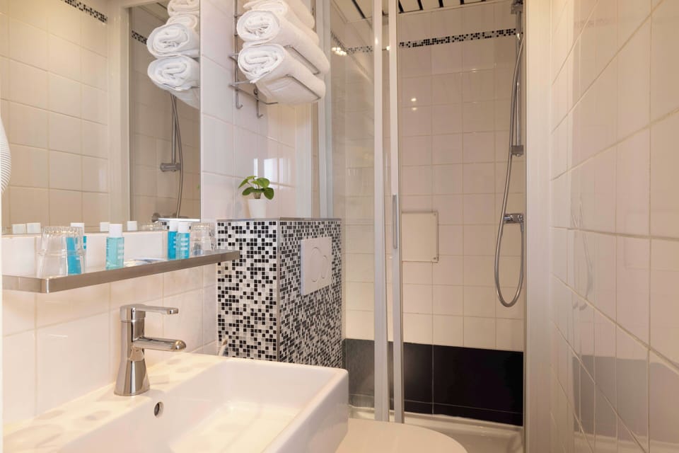 Hair dryer, towels