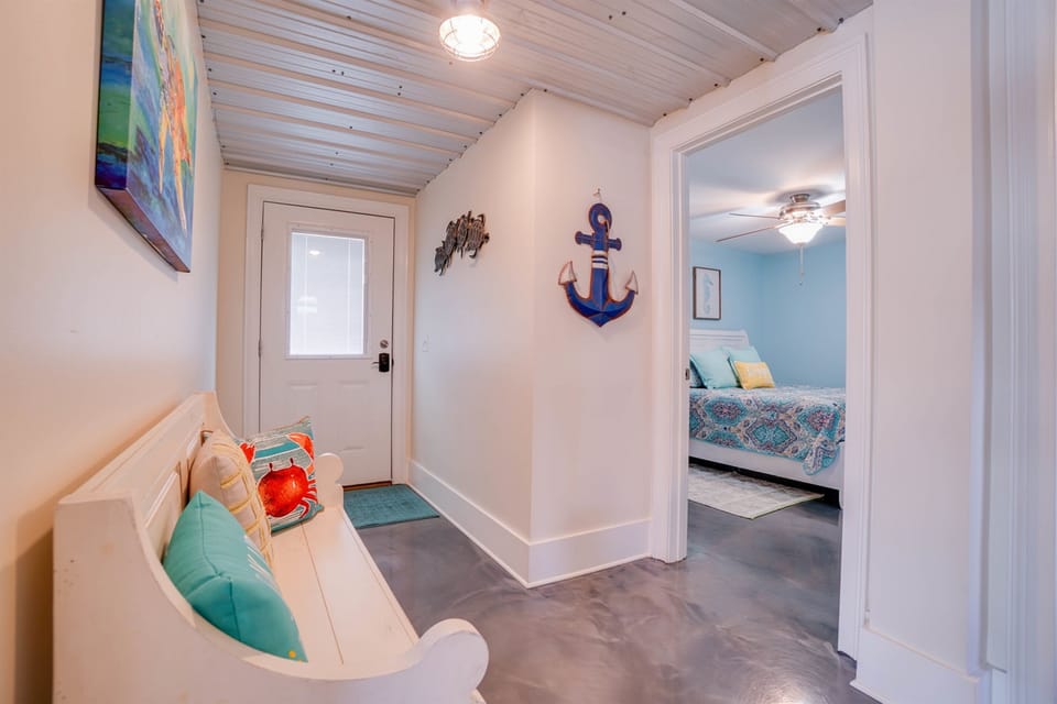 Downstairs Foyer. Separate Entrance