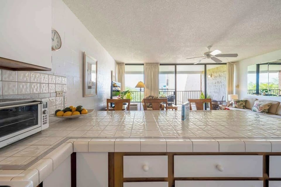 Open kitchen area into living room 