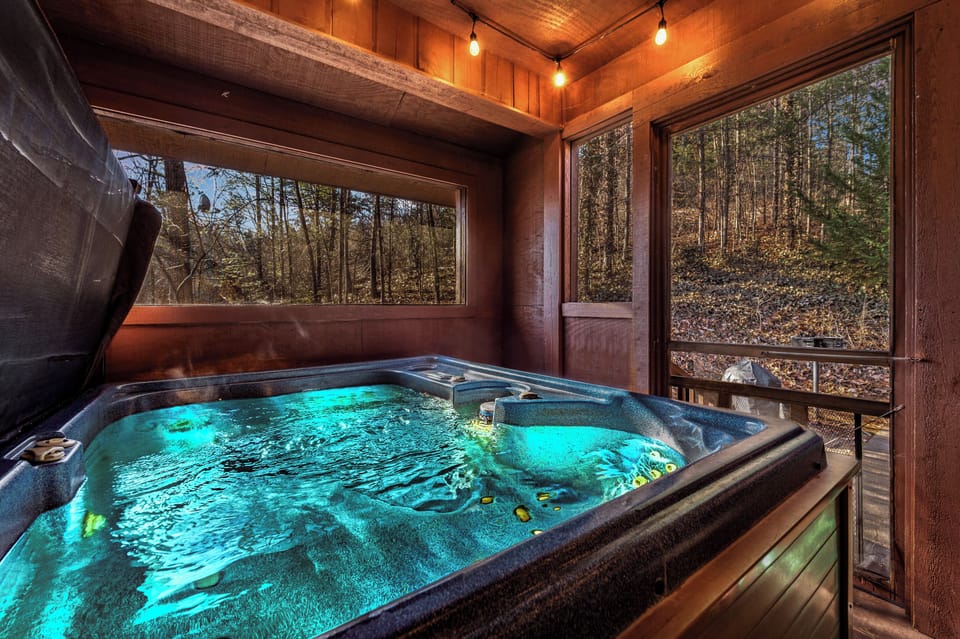 Private Hot Tub Under Lights 