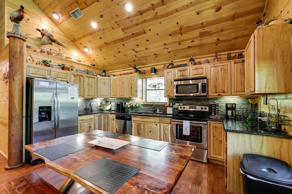Dining Area & Kitchen | Dishware & Flatware | Toaster | Blender | Keurig