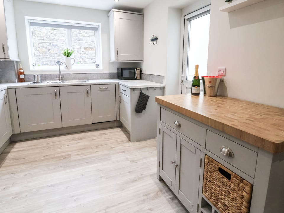 Fridge, dishwasher, electric kettle, toaster