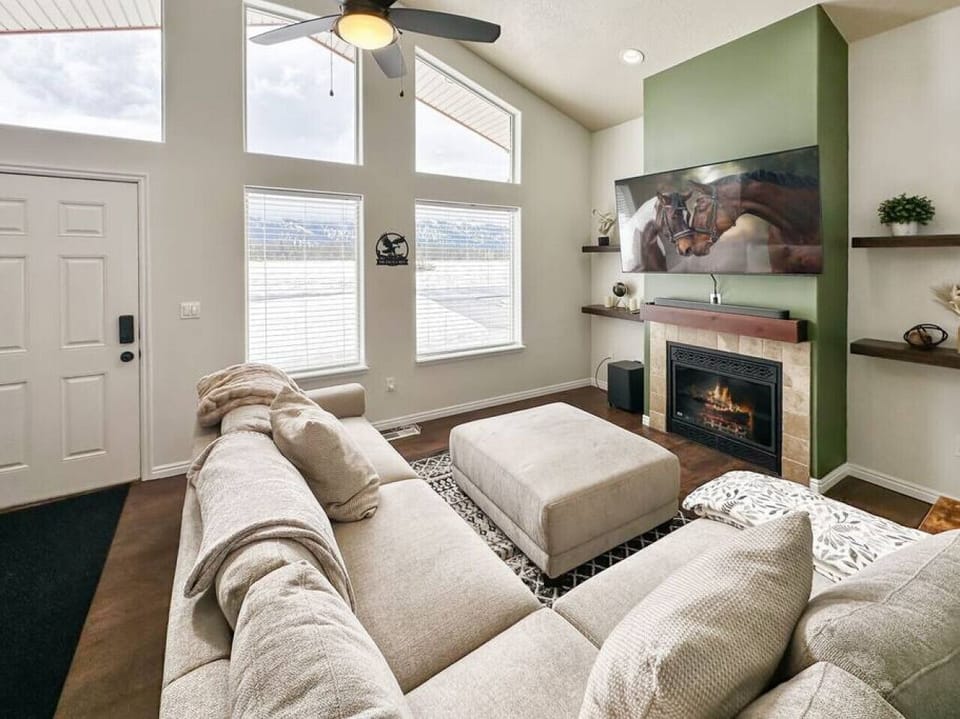 Living Room with a view of Tamarack & West Mountain