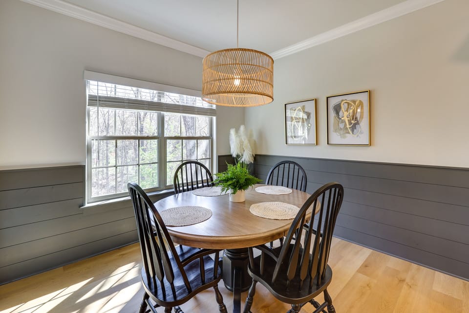 Dining Room | Dishware/Flatware Provided