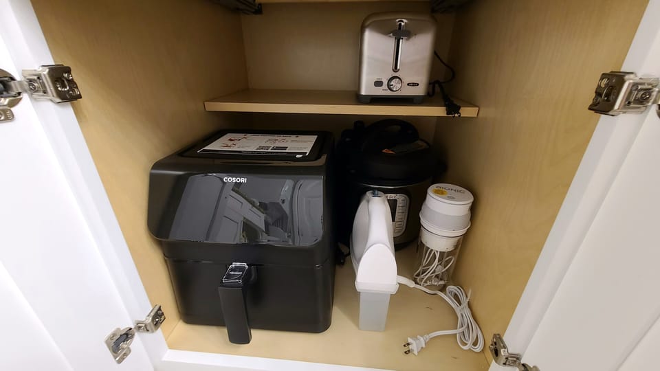 Kitchen appliances for guests use