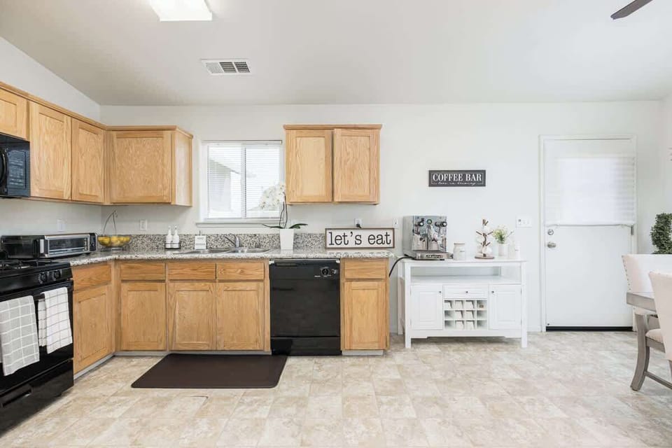 Dishwasher not available.