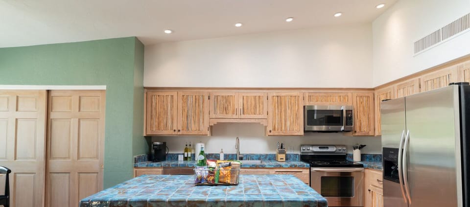 Scan the QR code to enjoy a 3D walkthrough of Casa Saguaro