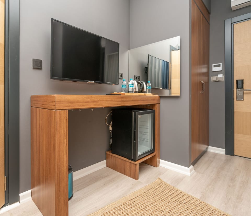 Premium bedding, minibar, desk, laptop workspace