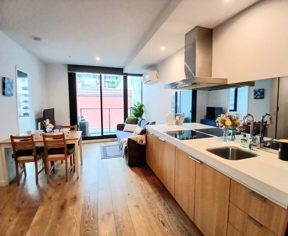 Deluxe Apartment | Dining room