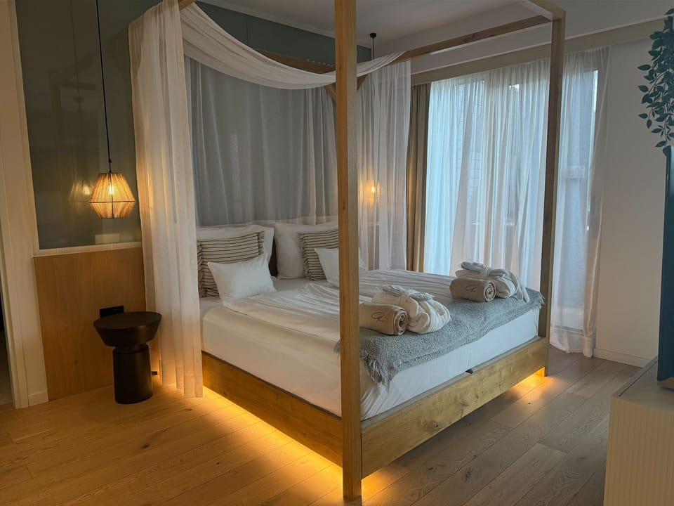 Royal Studio Suite | Premium bedding, minibar, in-room safe, desk