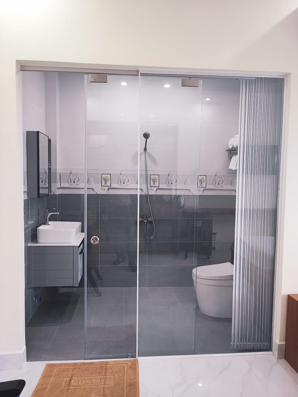 Standard Double Room | Bathroom | Shower, designer toiletries, hair dryer, slippers