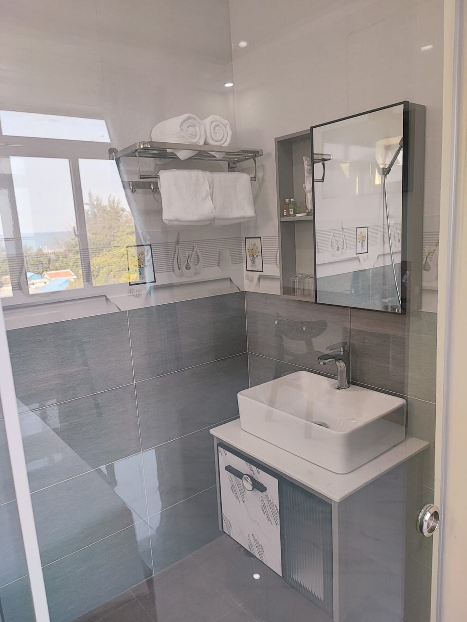Panoramic Double Room | Bathroom | Shower, designer toiletries, hair dryer, slippers