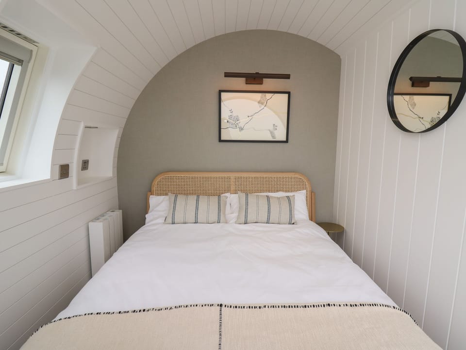 1 bedroom, individually decorated, individually furnished, free WiFi