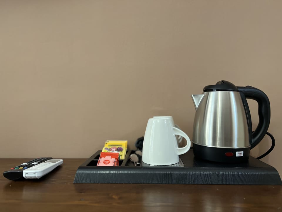Classic Room | Minibar, in-room safe, desk, free WiFi