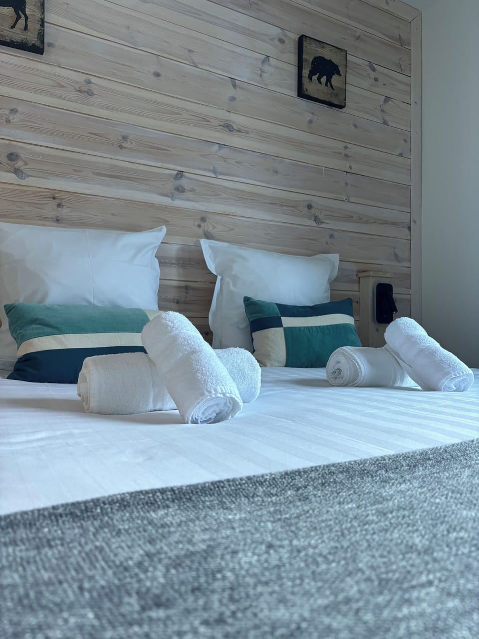 Triple Room | Free WiFi, bed sheets