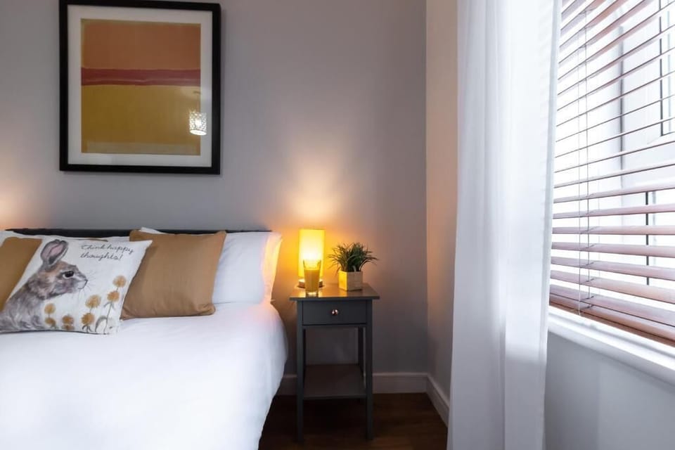 Apartment | 2 bedrooms, desk
