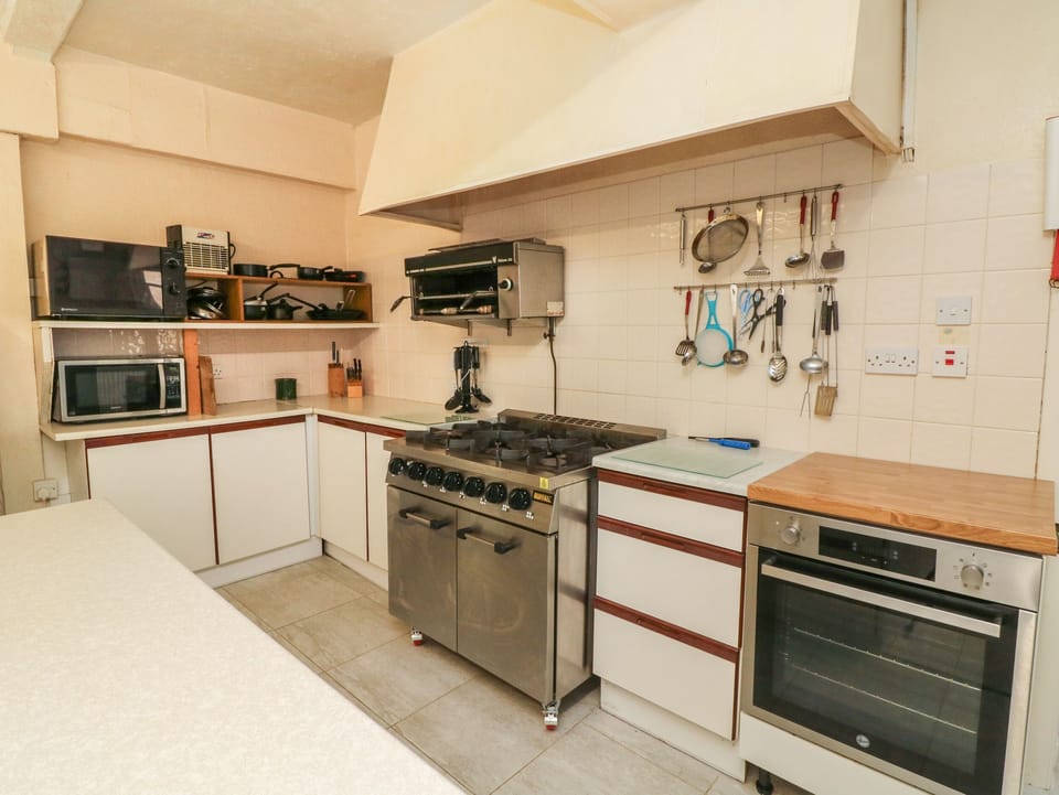 Fridge, dishwasher, electric kettle, toaster